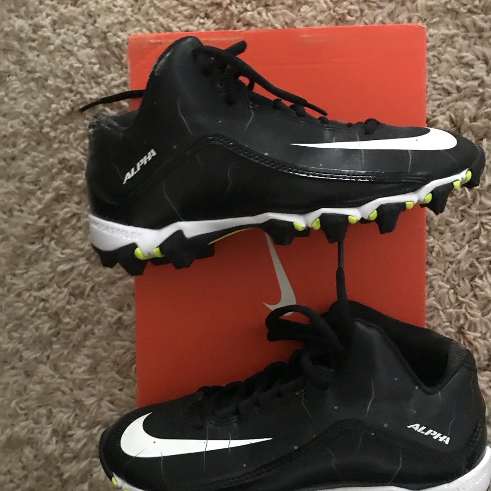 Nike alpha shark football cleats 4.5y